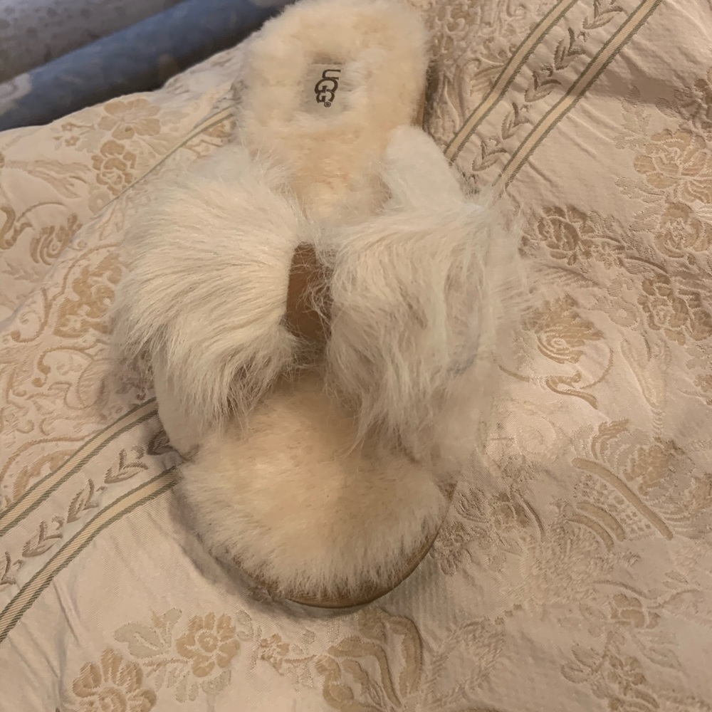UGG Slippers - Picture 3 of 3